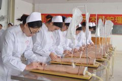 武汉助产学校涉外护理专业